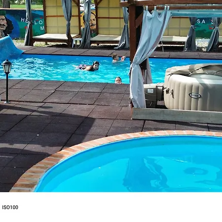 بيت خشبي Brvnara Ruza Rumena Mionica