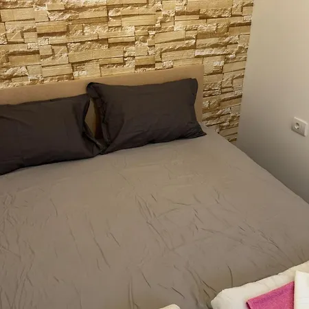 Brvnara Ruza Rumena Lodge *