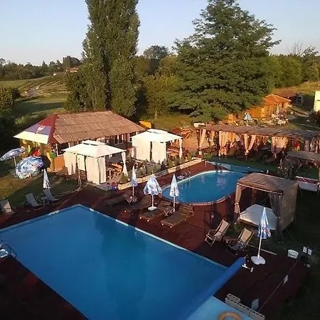 بيت خشبي Brvnara Ruza Rumena *