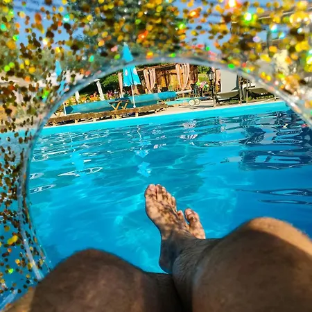 بيت خشبي Brvnara Ruza Rumena