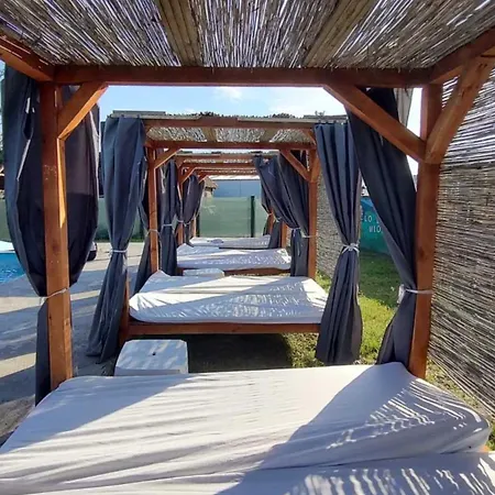 بيت خشبي Brvnara Ruza Rumena *