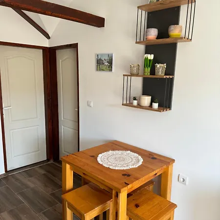 بيت خشبي Brvnara Ruza Rumena